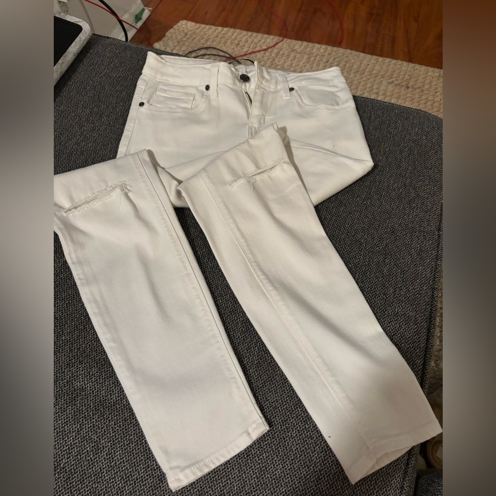 White Skinny Jeans with Knee Rips
